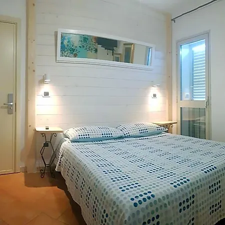 Casa Derosas 3* ゴルフォ・アランチ