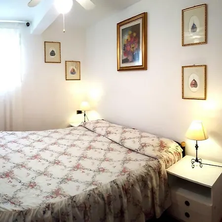 Casa Derosas 3* Гольфо-Аранчи