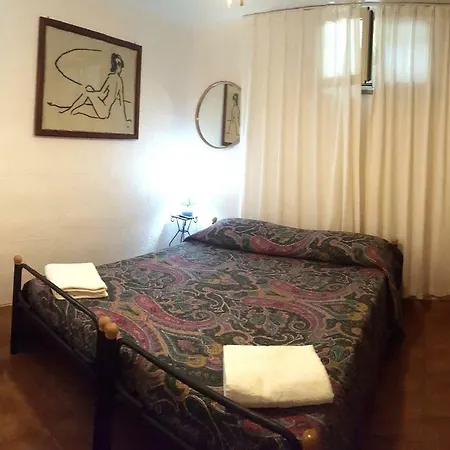 Bed and breakfast Casa Derosas 3*